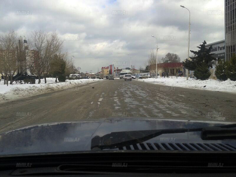 Gənclər şəhərini buzlu yollar qocaldır? - FOTO