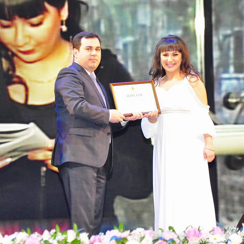 Gənc aktrisa "Gənclər mükafatı"na layiq görülüb - FOTO