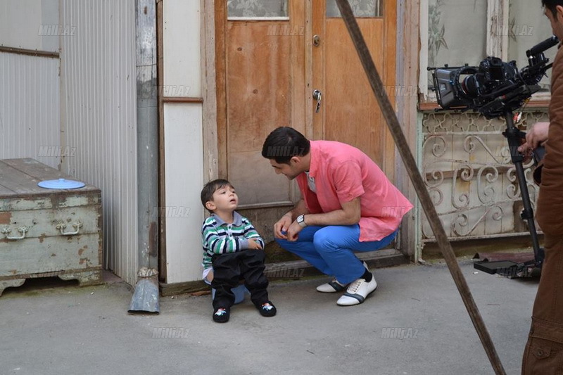 Azərbaycanlı müğənni qonşusuna eşq elan edib - FOTOSESSİYA