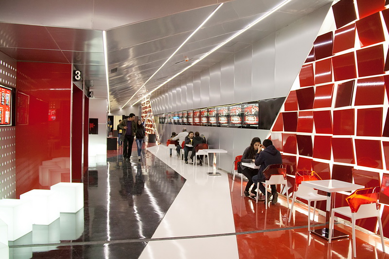 Park Cinema Metro Park kinoteatrının açılışından bir il ötdü - FOTO