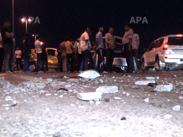 Bakıda qəzada qadın sürücünün maşını göydə oynadı: 2 yaralı - VİDEO - FOTO