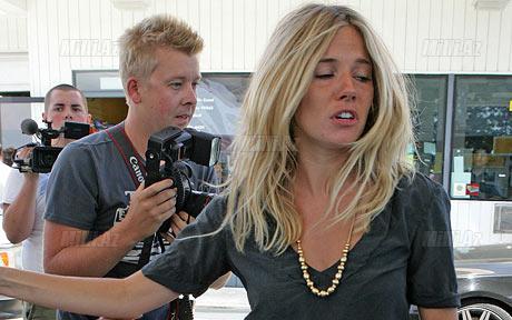 Məşhur aktrisa: "O, həyatımı məhv etdi" - FOTO