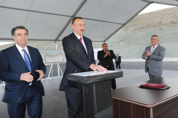 Prezident İlham Əliyev: "Azərbaycan öz sürətli inkişaf dövrünü yaşayır və ölkədə böyük quruculuq işləri aparılır" - YENİLƏNİB - FOTO