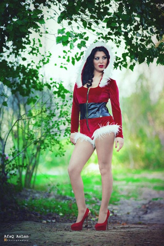 Azərbaycanlı müğənnidən 18+ təbrik - FOTO