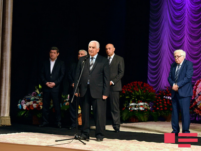Vaqif Səmədoğlu dəfn olundu - YENİLƏNİB - FOTO