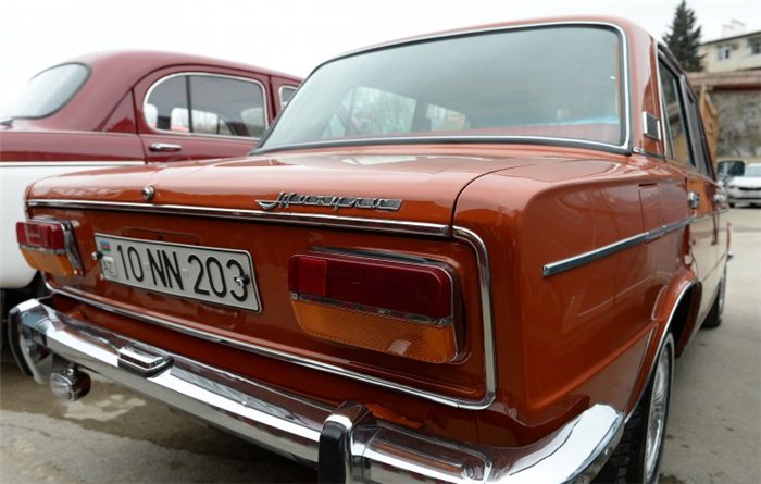 Bakıda retro maşınlar göz oxşadı - FOTO