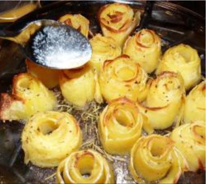 Mətbəx sirləri: Kartofdan qızılgüllər - FOTO