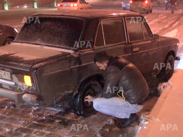 Bakıya yağan qar qəzaların sayını artırıb - YENİLƏNİB - FOTO