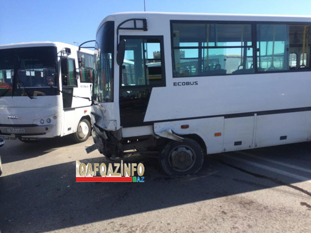 Əsəbi zəiflər baxmasınlar: Bakıda dəhşətli avtobus qəzası - FOTO