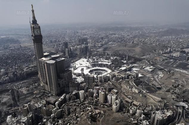Məkkədə boynu vurulan qadın: "Vallah, günahım yoxdur!" - FOTO