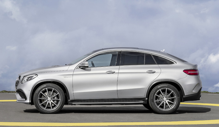 Yuklənmiş, aqressiv Mercedes - FOTO