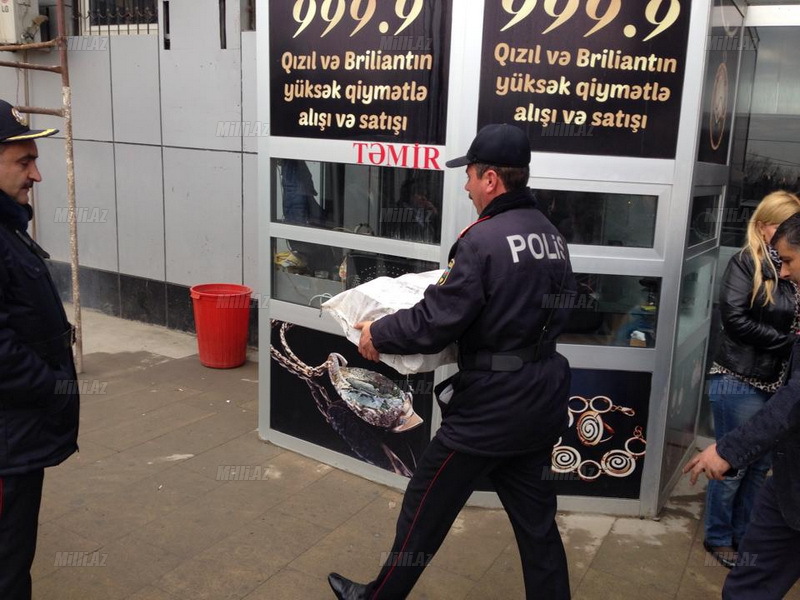Bakıda "Moskva" univermağı yandı, xeyli qızıl əridi - YENİLƏNİB - VİDEO - FOTO