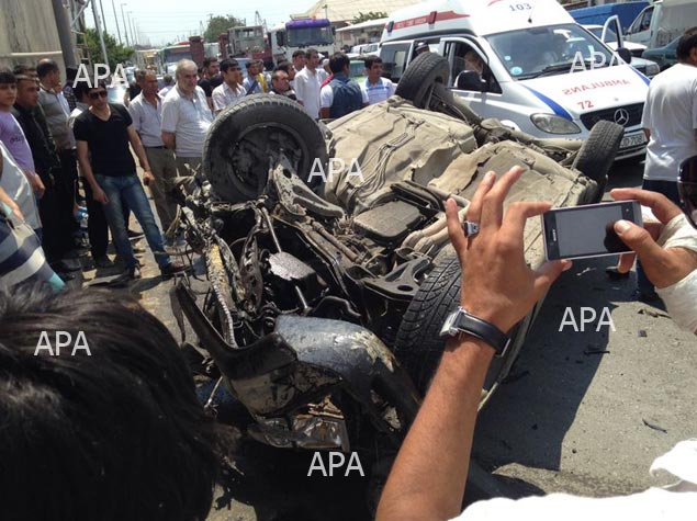 Bakıda üç maşın toqquşub, xeyli yaralı var - YENİLƏNİB - FOTO - VİDEO