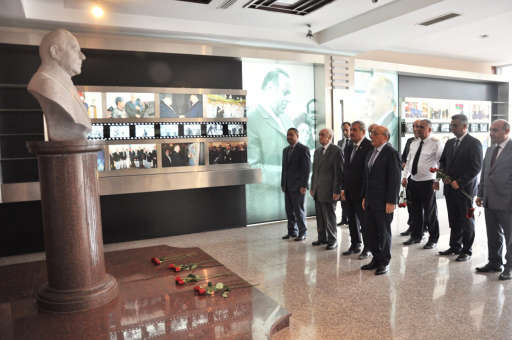 Mübariz Qurbanlı: "Azərbaycanda İslam dini və mədəniyyətinin düzgün təbliği prioritet məsələlərdəndir" - FOTO