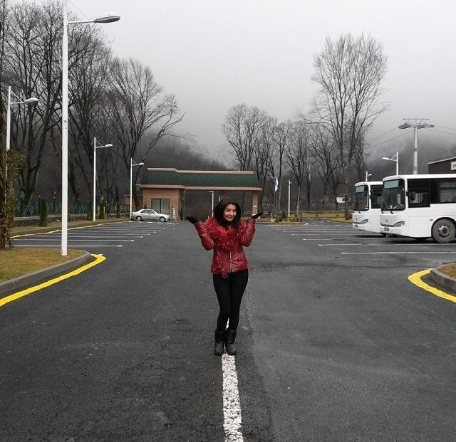 Cazibədar azərbaycanlı aparıcı belə dincəldi - FOTO