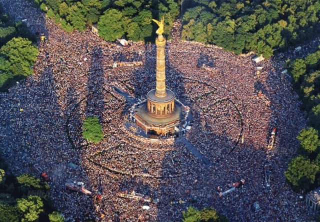 Dünyanın ən böyük erotika festivalları - FOTO