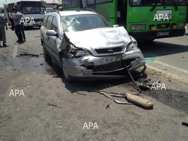 Bakıda üç maşın toqquşub, xeyli yaralı var - YENİLƏNİB - FOTO - VİDEO