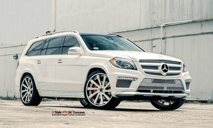 Mercedes-i bəzədilər - FOTO