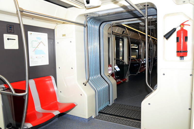 Bakı metrosunun yeni qatarları - FOTOSSESİYA