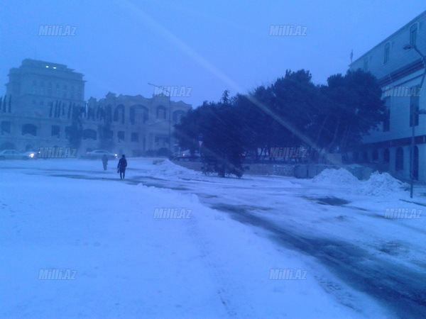 Bakıya güclü qar yağır - YENİLƏNİB - VİDEO - FOTOSESSİYA