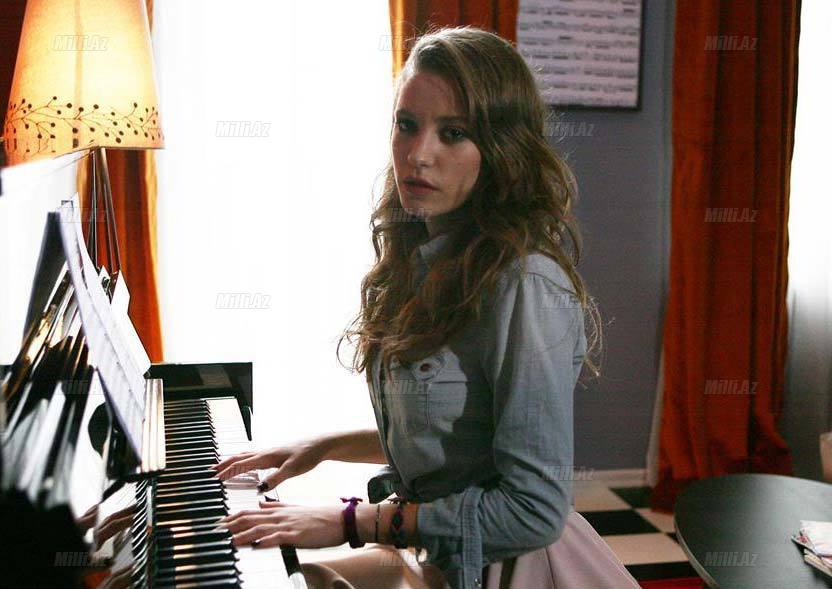 Türk serial ulduzu inad etdi, pulunu artırdılar - FOTO