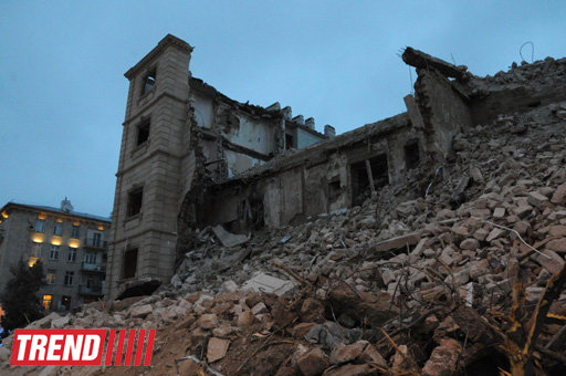 Bakıda binanın uçması nəticəsində ölənlərin kimliyi bilindi - YENİLƏNİB - VİDEO - FOTO