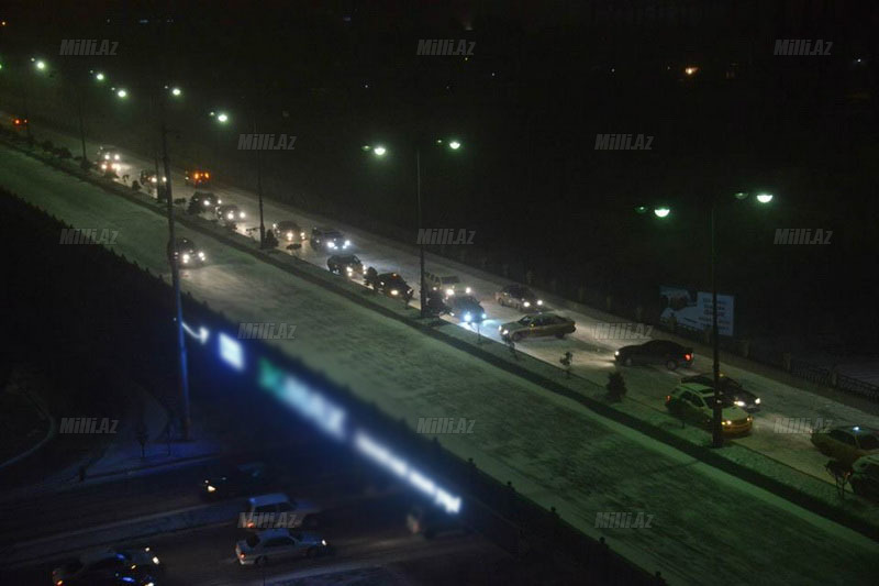 Bakıya gələn yol, gecəyarı - FOTO
