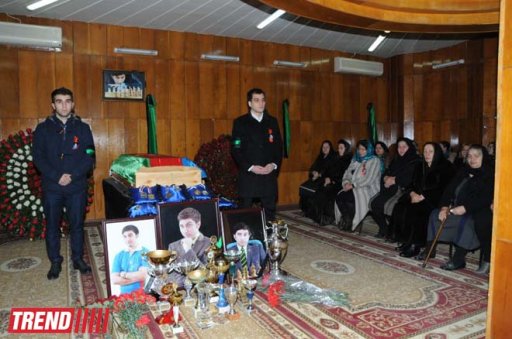 Vüqar Həşimov dəfn olundu - YENİLƏNİB - FOTO