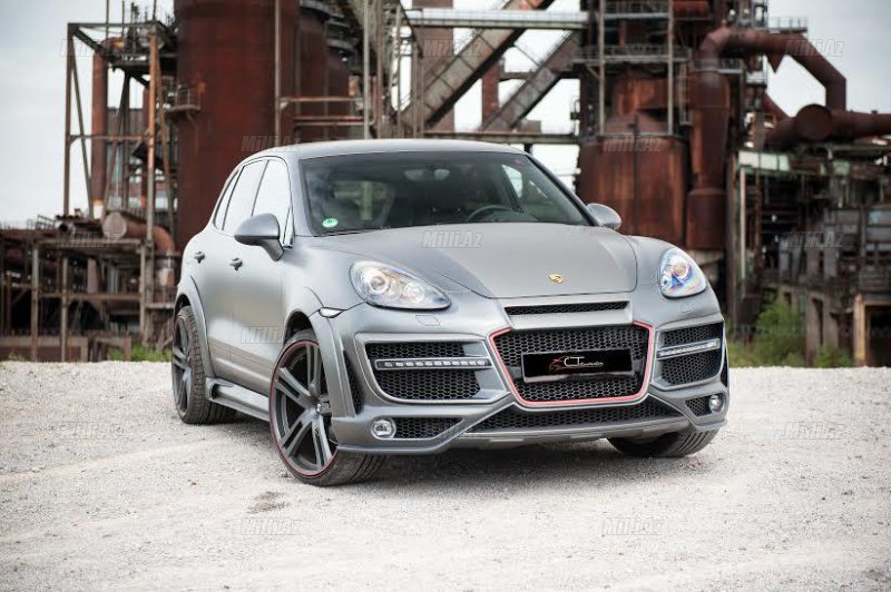 Porsche Cayenne-ə əl gəzdirildi - FOTO