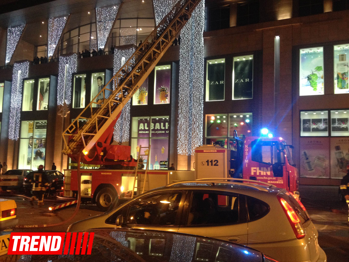 Bakıda "28 Mall" ticarət mərkəzində yanğın baş verib - YENİLƏNİB - VİDEO - FOTO