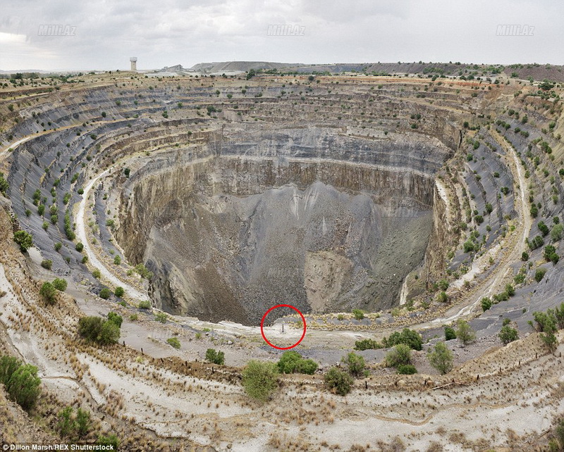 Nəhəng şaxta və oradan çıxarılan almaz - FOTO
