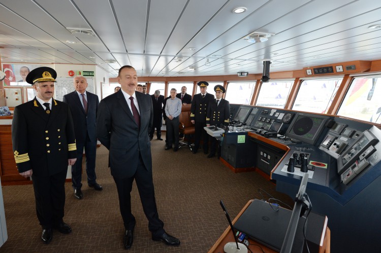 Prezident İlham Əliyev və xanımı Mehriban Əliyeva Müslüm Maqomayevin adını daşıyan gəminin istismara verilməsi mərasimində iştirak ediblər - YENİLƏNİB - FOTO