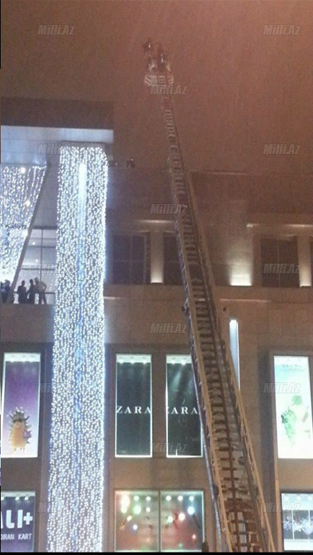 Bakıda "28 Mall" ticarət mərkəzində yanğın baş verib - YENİLƏNİB - VİDEO - FOTO