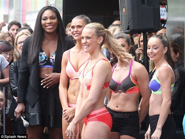 Məşhur tennisçi alt paltarı reklamında - FOTO