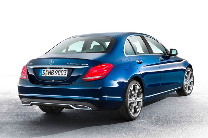Mercedes-Benz C-Class təqdim olundu - FOTO