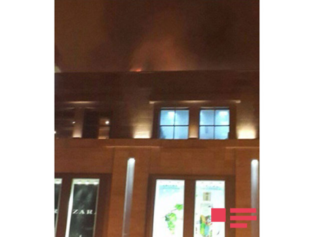 Bakıda "28 Mall" ticarət mərkəzində yanğın baş verib - YENİLƏNİB - VİDEO - FOTO