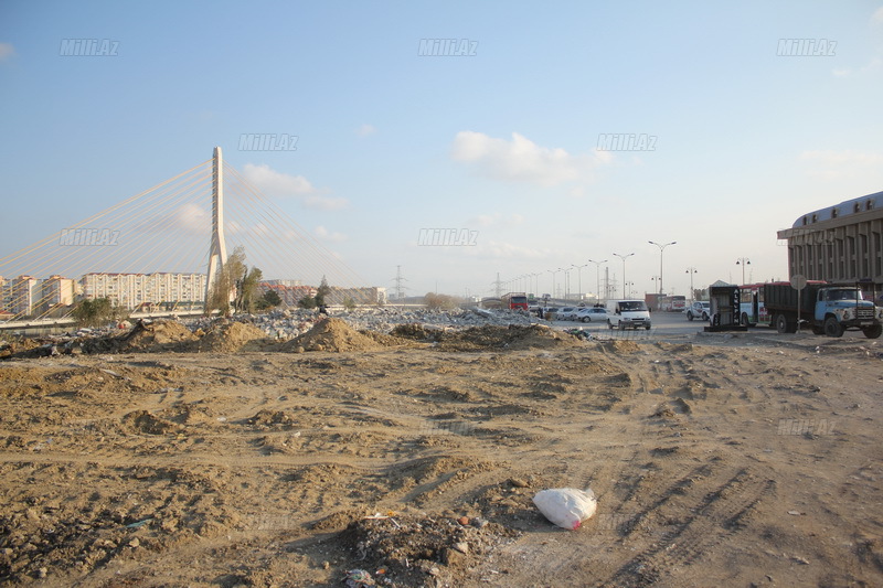 Bakıda böyük prospektin ətrafı sökülür - FOTO