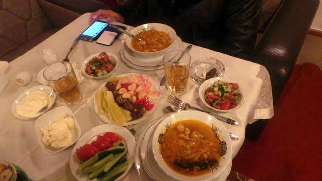 Azərbaycanlı məmur: "İt əti də yemişəm, ilan da..." - FOTO