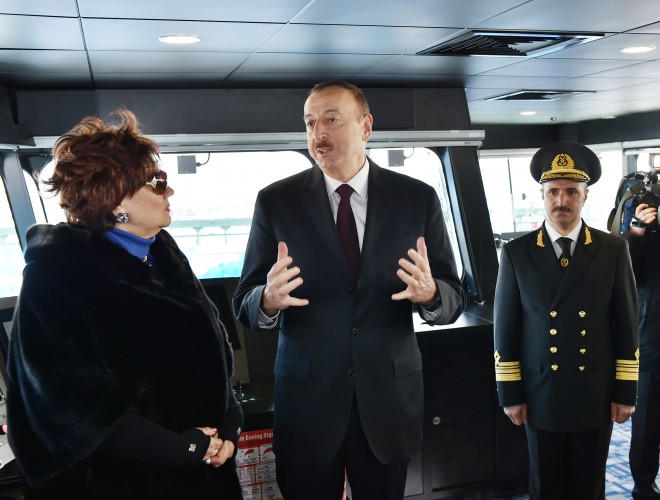 Prezident İlham Əliyev və xanımı Mehriban Əliyeva Müslüm Maqomayevin adını daşıyan gəminin istismara verilməsi mərasimində iştirak ediblər - YENİLƏNİB - FOTO