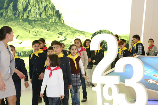 Heydər Əliyev Mərkəzinə məktəblilərin ekskursiya layihəsi maraq doğurub - FOTO