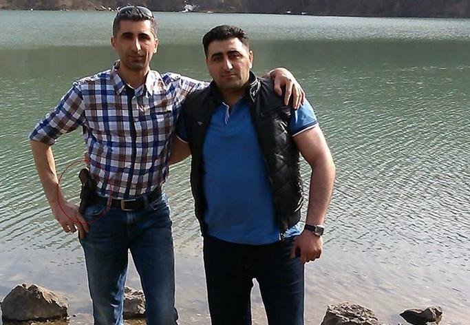 Ramil Səfərovun qardaşı silahla gəzir? - FOTO