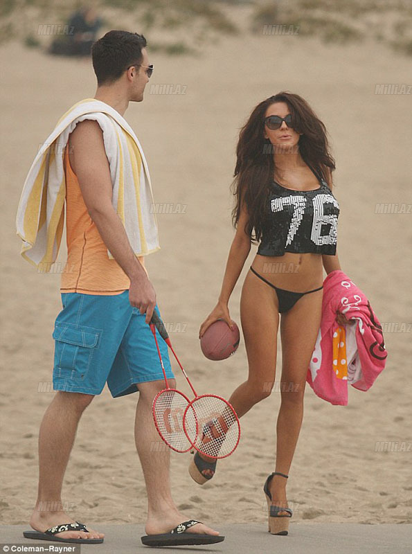 51 yaşlı ərdən boşanan 19 yaşlı qadın yeni məşuqu ilə - FOTO