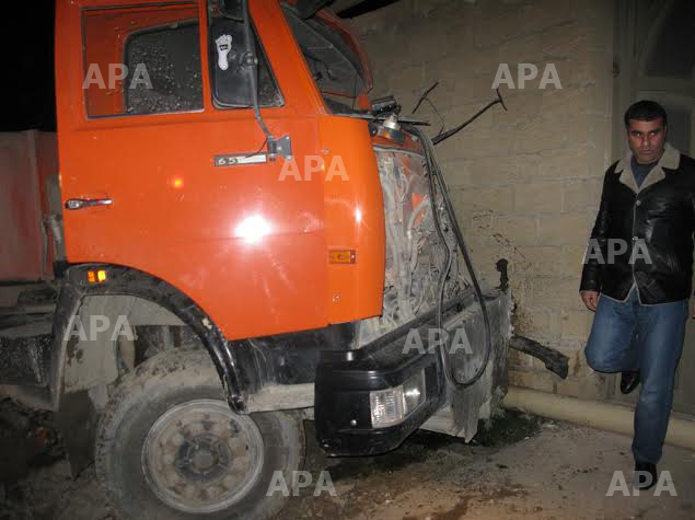 Piyada "KamAz"ın təkərləri altda can verdi - FOTO