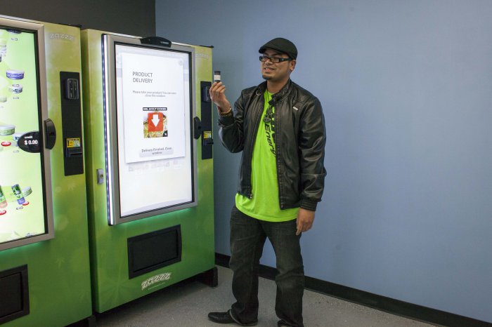 Nəşə satan avtomat da hazırlandı - FOTO