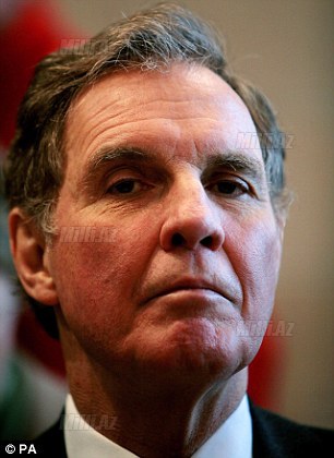 Nazirin qızını dəli sayır, qovmaq istəyirlər - FOTO