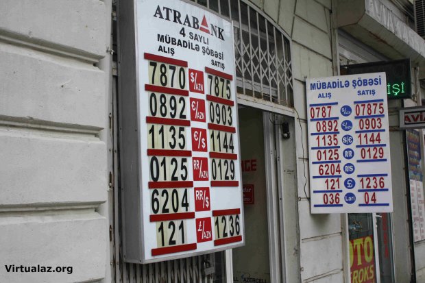 Manatın kursu düşdü, Bakıda dollar satışı dayandırıldı - FOTO
