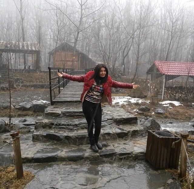 Cazibədar azərbaycanlı aparıcı belə dincəldi - FOTO
