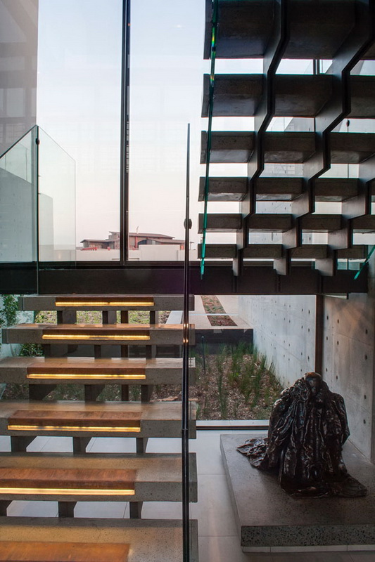 Pretoriyada ev - FOTO