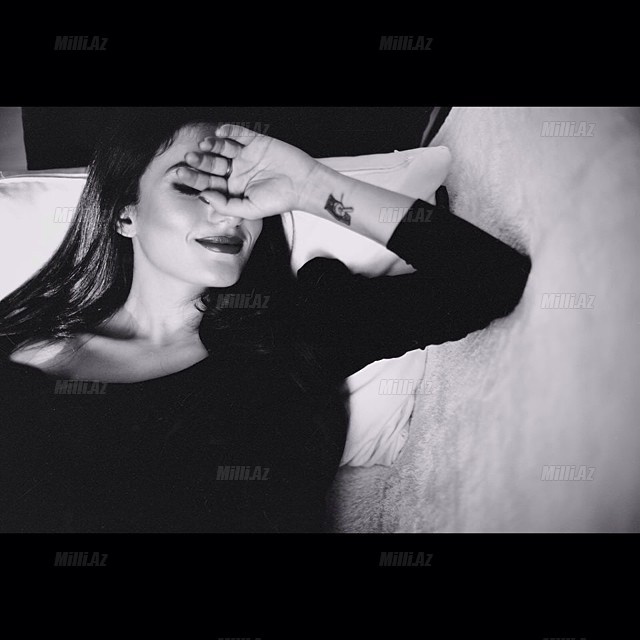 Azərbaycanlı sənətçilər Bakı metrosunda - FOTOSESSİYA