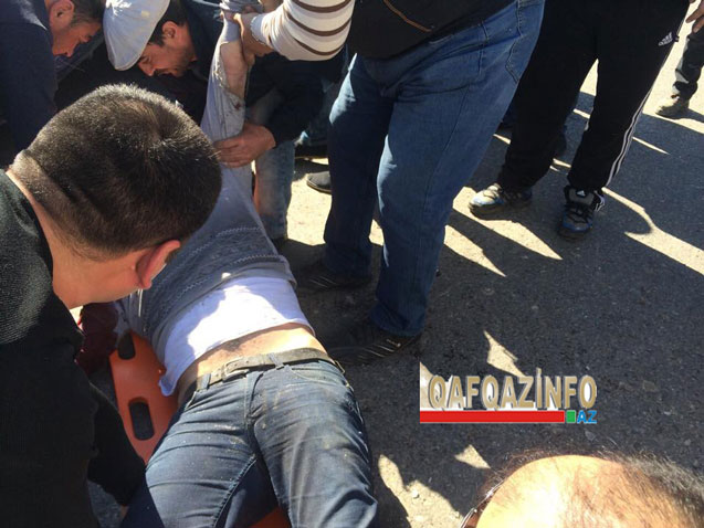 Əsəbi zəiflər baxmasınlar: Bakıda dəhşətli avtobus qəzası - FOTO
